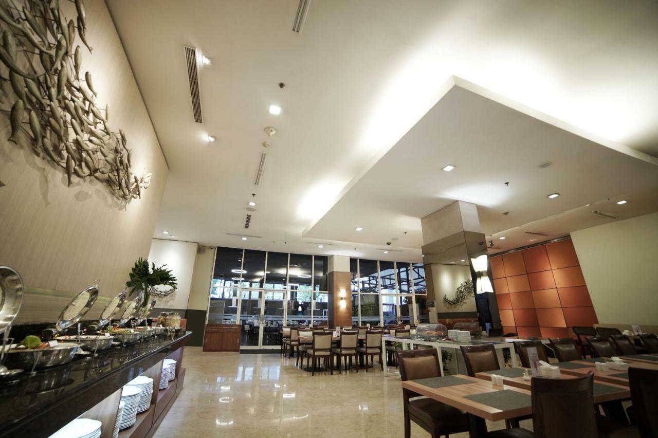 Park Hotel Cawang Jakarta Exterior foto